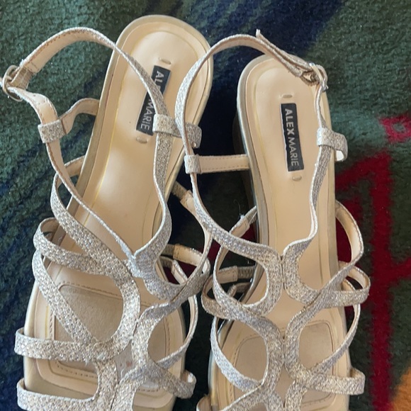 Heels - Picture 3 of 7